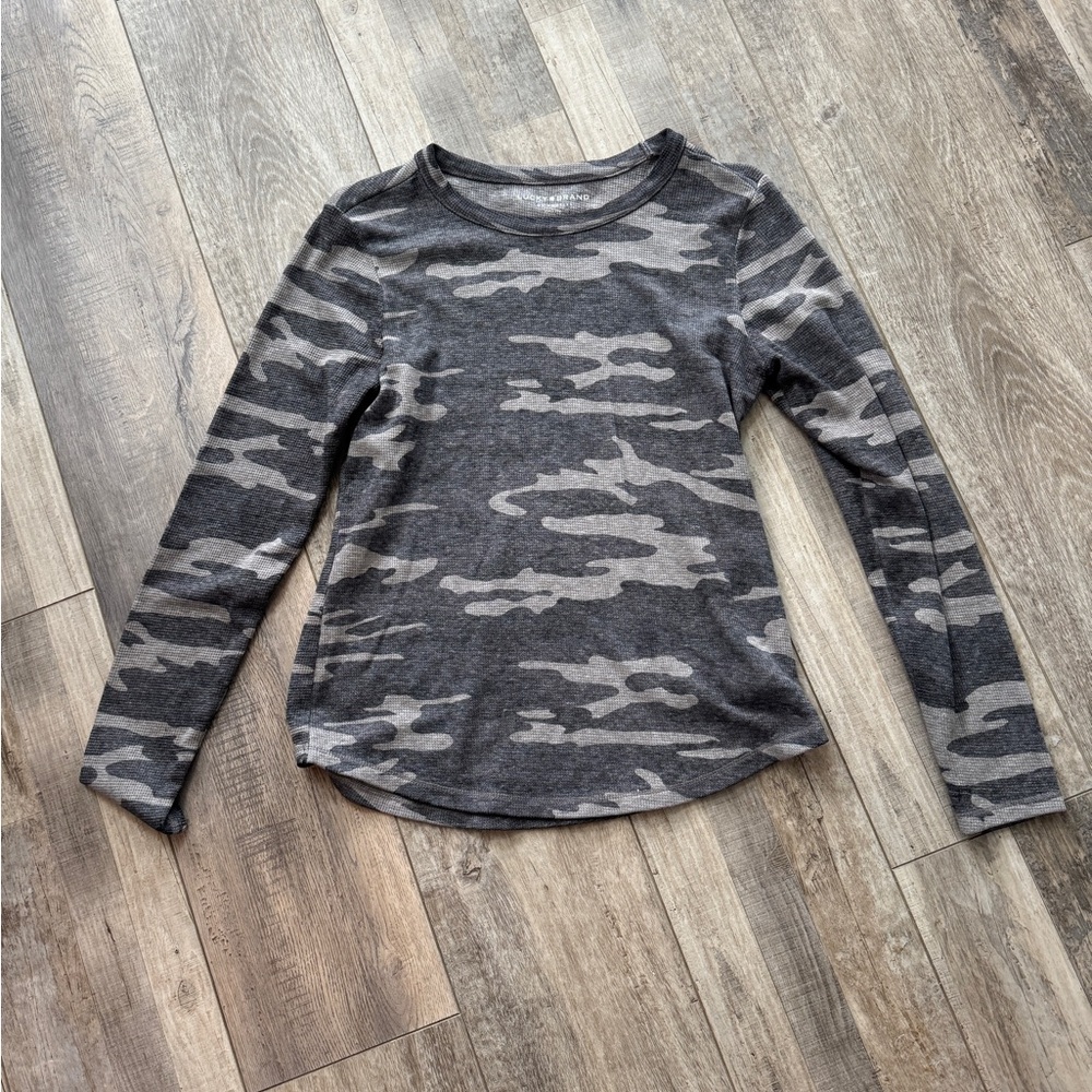 Lucky Brand black & gray camo long sleeve t-shirt size small